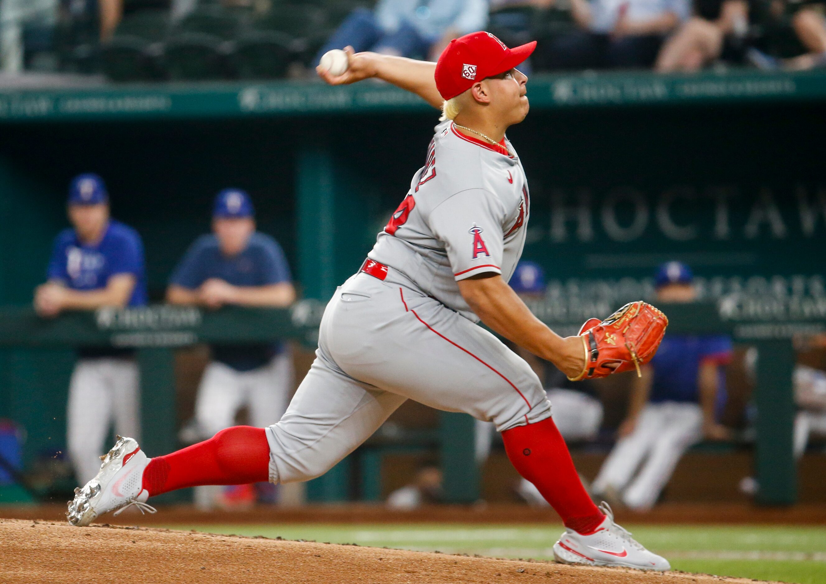 Los Angeles Angels starting pitcher Jose Suarez (54) pitches against the Texas Rangers at...