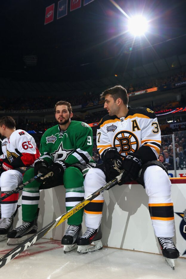 NASHVILLE, TN - JANUARY 30:  Tyler Seguin #91 of the Dallas Stars talks with Patrice...