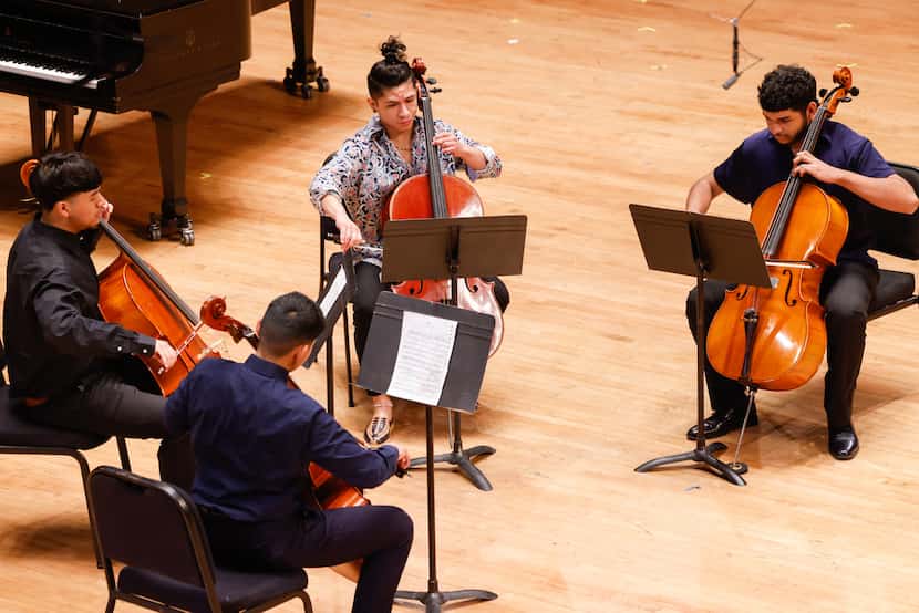 El cuarteto de cello del grupo Young Strings en el Morton H. Meyerson Symphony Center en...