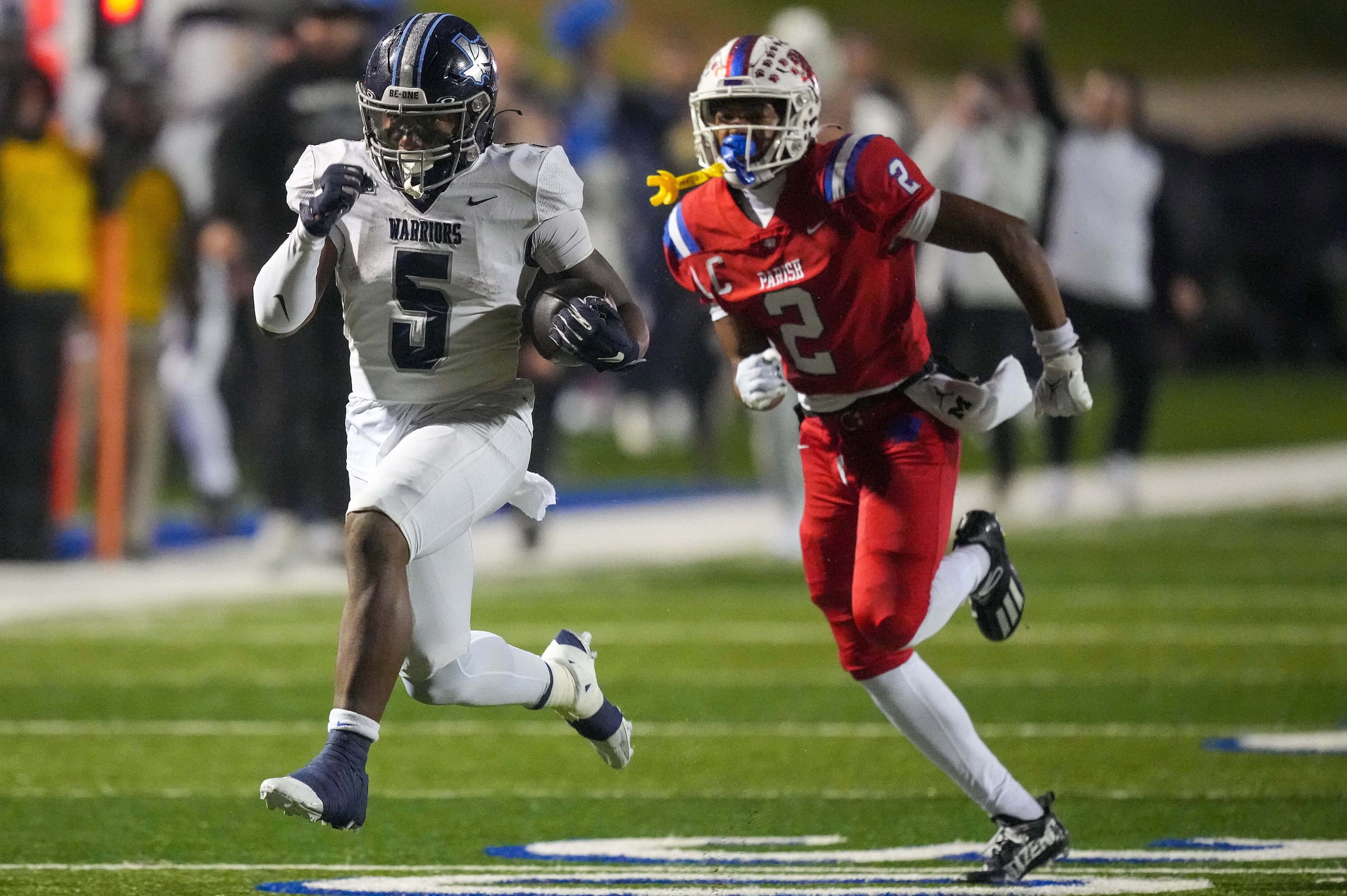 Argyle Liberty Christian running back Chase Garnett (5) races past Parish Episcopal...