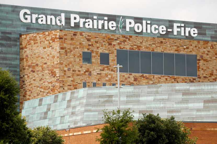 Servicios Animales de Grand Prairie advirtió sobre la presencia de una cobra blanquinegra...