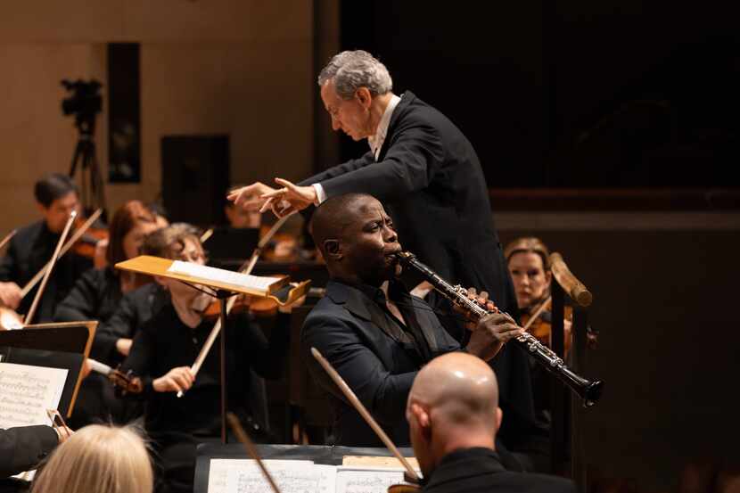 Clarinetist Anthony McGill performs the Copland Clarinet Concerto with music director Fabio...