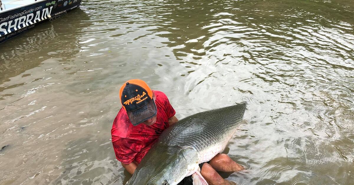 Texas fishing guide pulls 230-pounder from Trinity River