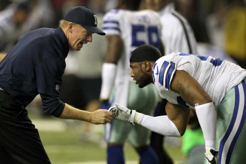 Dallas Cowboys head coach Jason Garrett fires up players including Dallas Cowboys outside...