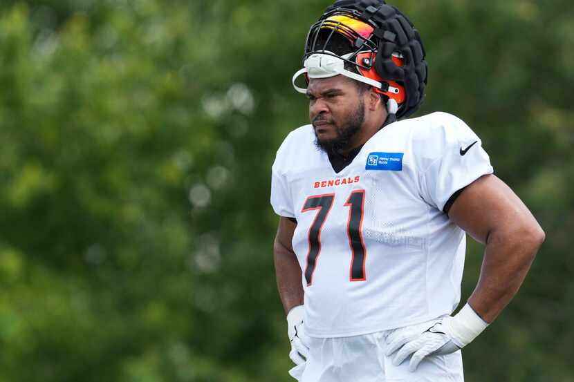 Cincinnati Bengals offensive tackle La'el Collins (71) attends a practice at the team's NFL...