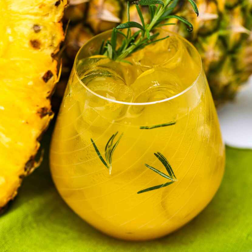 Pineapple Rosemary Ginger Agua