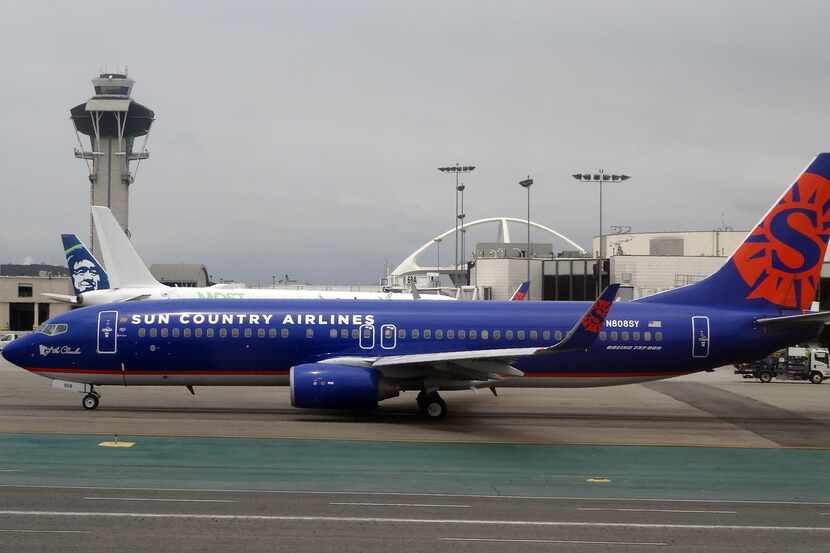 Un avión Boeing 737 de Sun Country Airlines en Los Angeles International Airport.