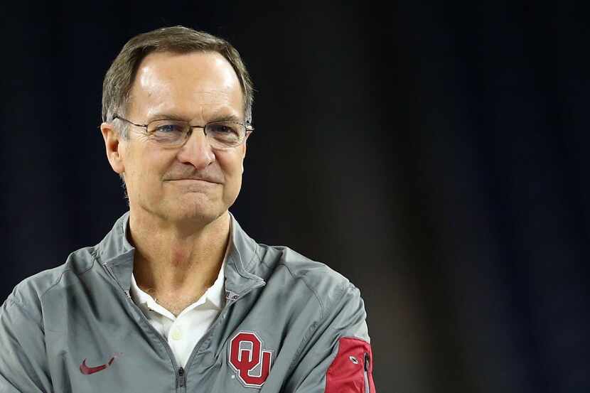 HOUSTON, TEXAS - APRIL 01:  Head coach Lon Kruger of the Oklahoma Sooners looks on during a...