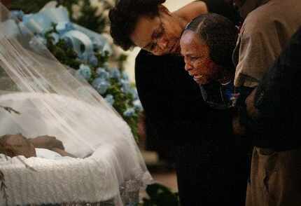 Los servicios funerales por la muerte de Brandon Washington en 2007. El joven fue abatido...