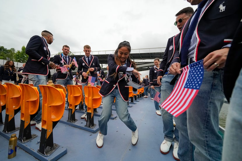 Logan Edra, parte del equipo de breakdance de Estados Unidos, bailaba mientras viajaba con...