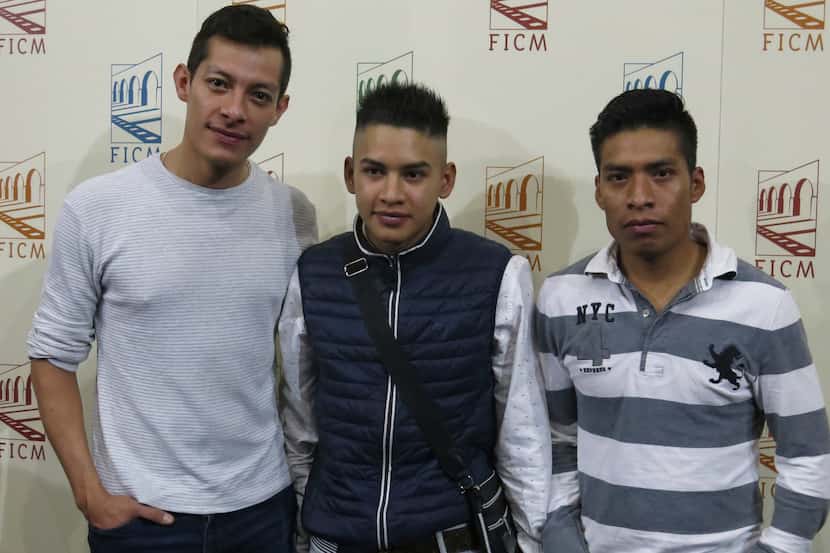 Los actores Luis Alberti, izquierda, Jonathan Sánchez, centro, y Horacio Celestino de la...