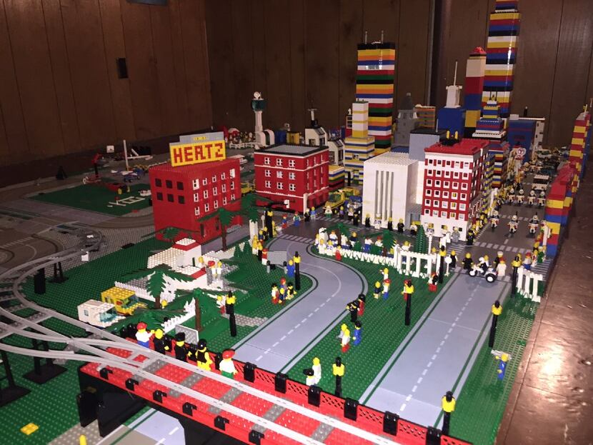 Dealey Plaza, part of Eric Peschke's LEGO treatment of the Kennedy assassination.