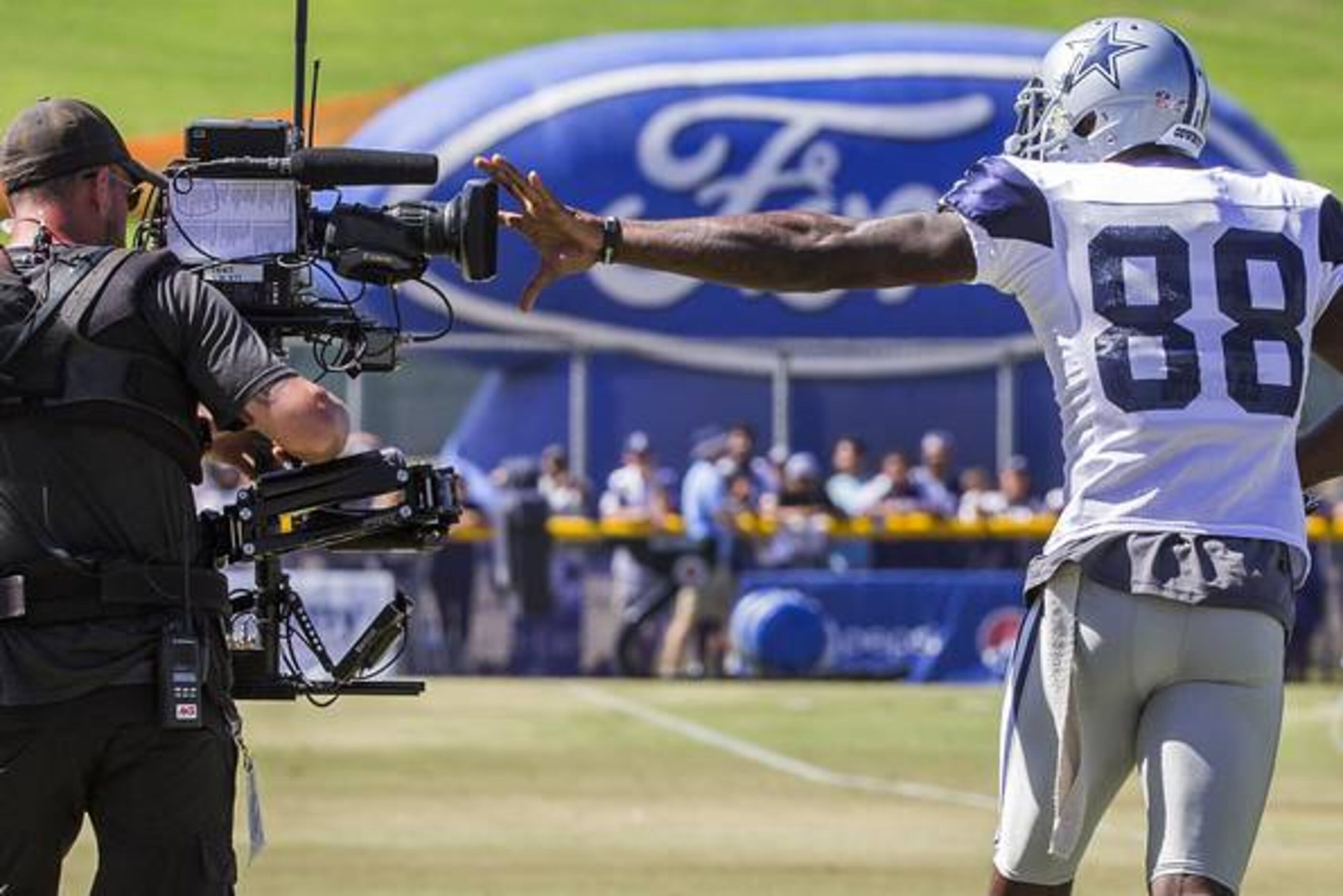 On a different mission': Dez Bryant reacts to Cowboys return talks