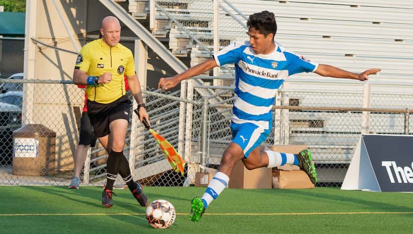 Rio Ramirez lines up a cross for Fort Worth Vaqueros against the Denton Diablos. (5-18-19)