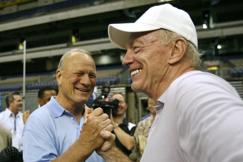 ORG XMIT: *S1912AE3B* Dallas Cowboys owner Jerry Jones, right, greets former Cowboys head...
