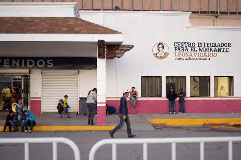 El centro de refugio para migrantes administrador por las autoridades en Ciudad Juárez,...