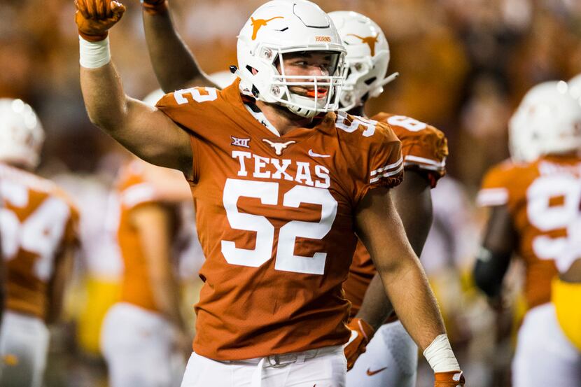 Texas Longhorns offensive lineman Samuel Cosmi (52) celebrates a field goal at the end of...