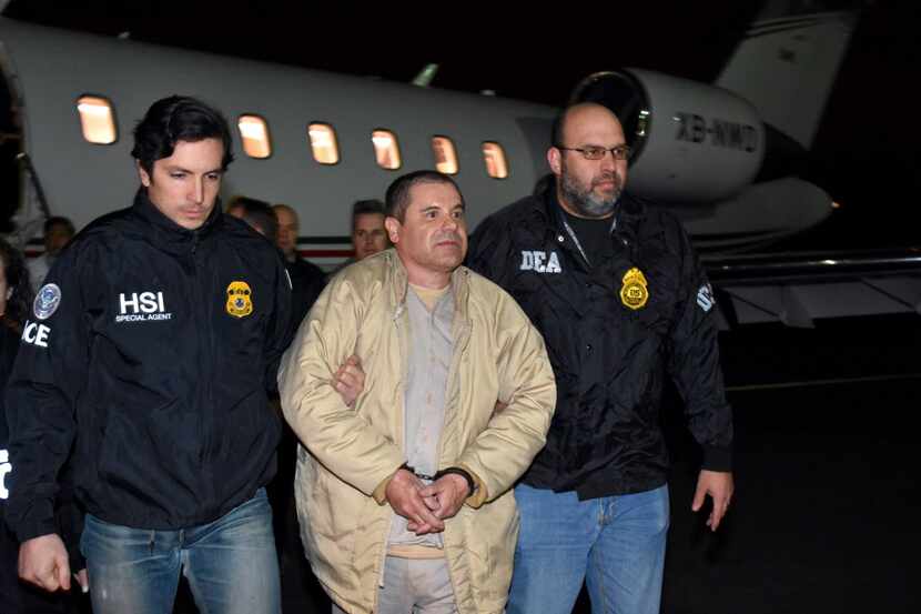 Joaquín El Chapo Guzmán a su llegada a Ronkonkoma, N.Y./ AP
