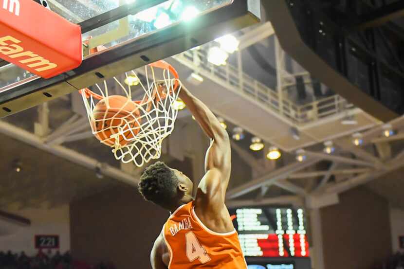 LUBBOCK, TX - JANUARY 31: Mohamed Bamba #4 of the Texas Longhorns dunks the basketball...