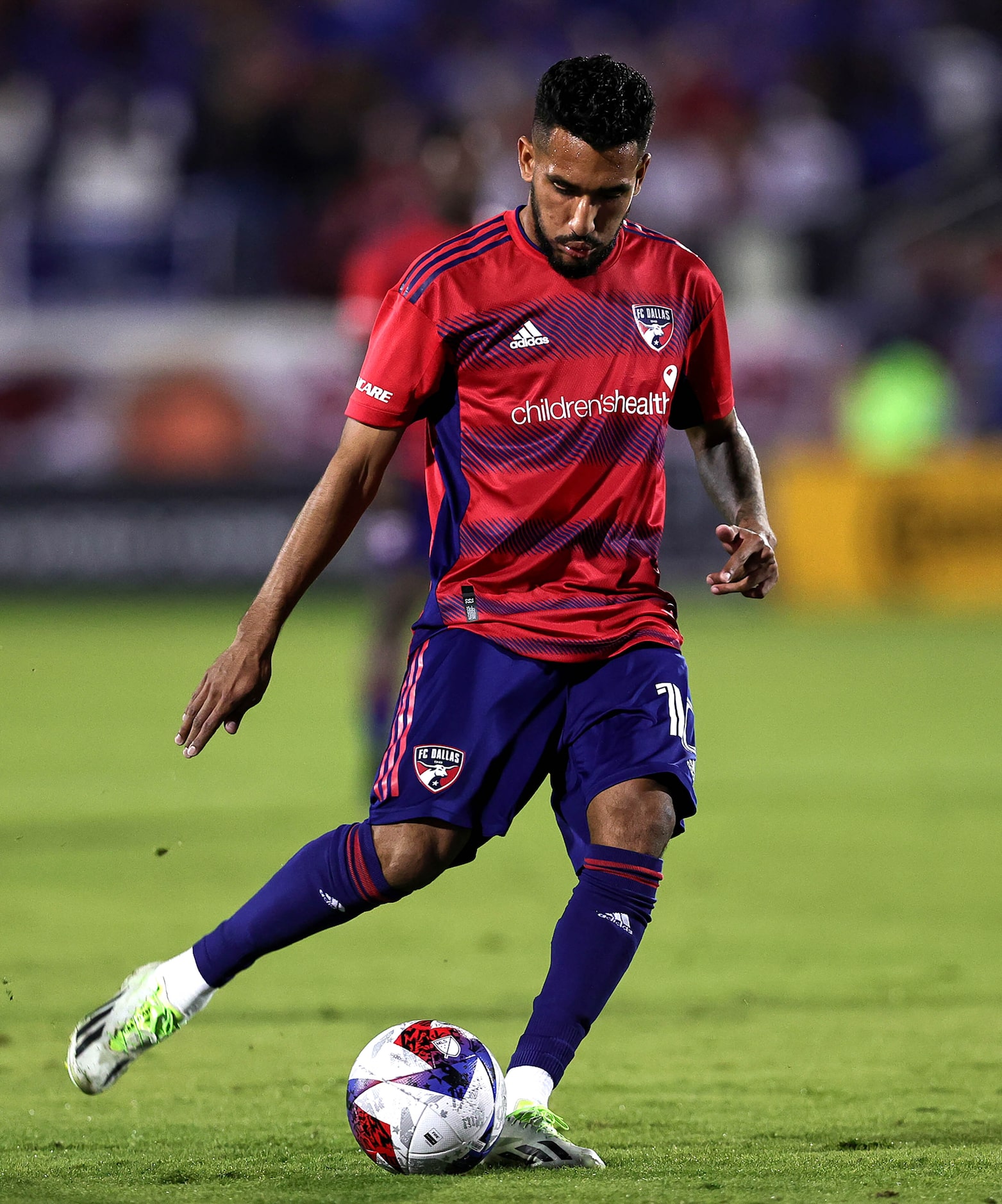 FC Dallas attacker Jesus Ferreira tries to make a pass against Seattle during the first half...