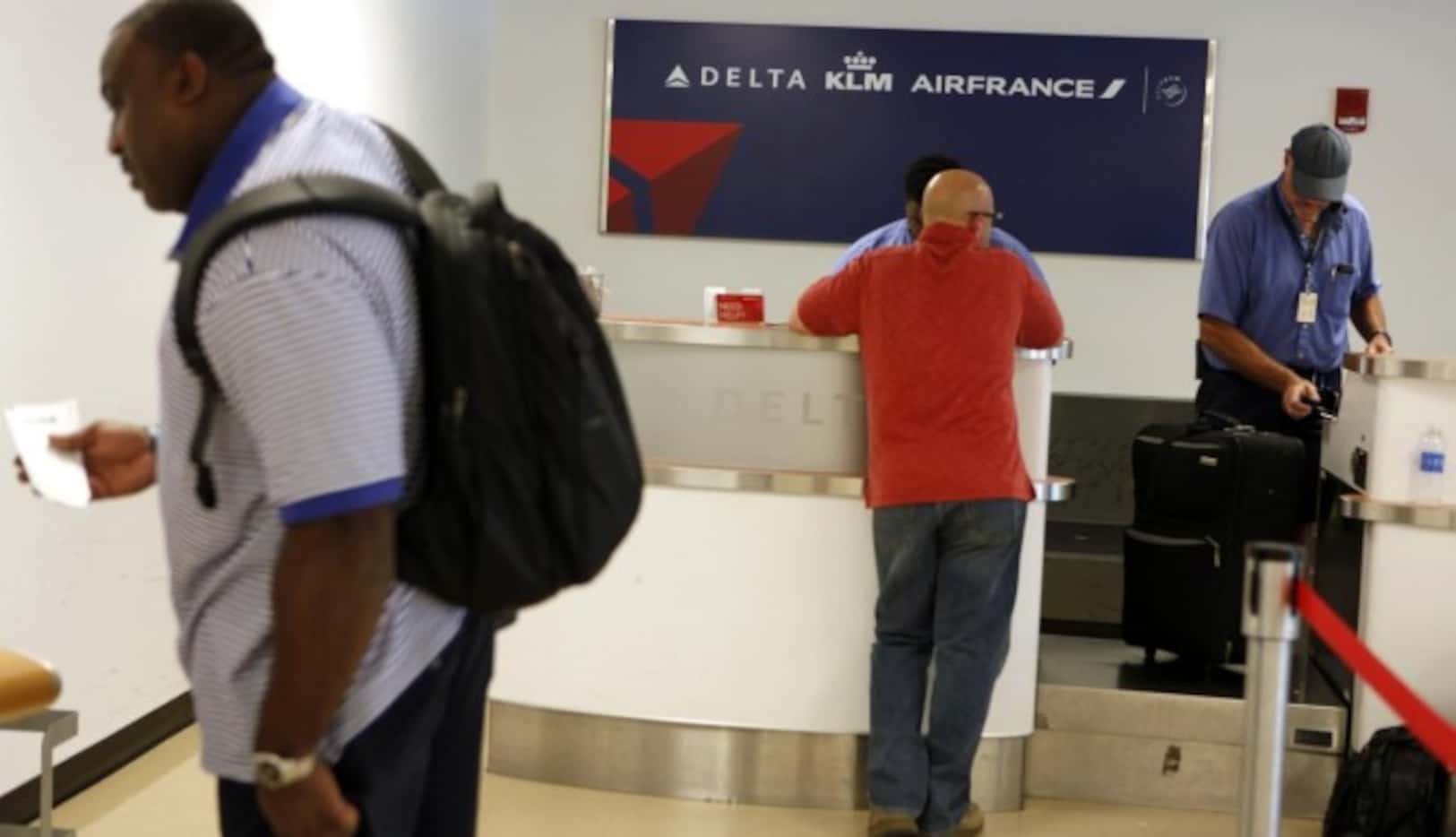 Delta Airlines continúa vendiendo boletos en el aeropuerto Love Field de Dallas, a pesar de...