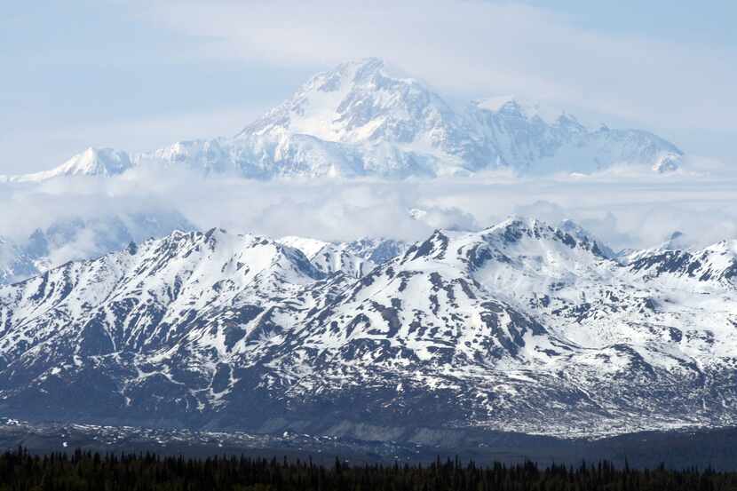 ORG XMIT: *S0423673983* Mount McKinely is shown on May 27, 2008, from a viewing area along...