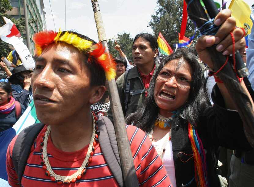 En Ecuador, indígenas han protestado varias ocasiones contra el presidente en turno.
