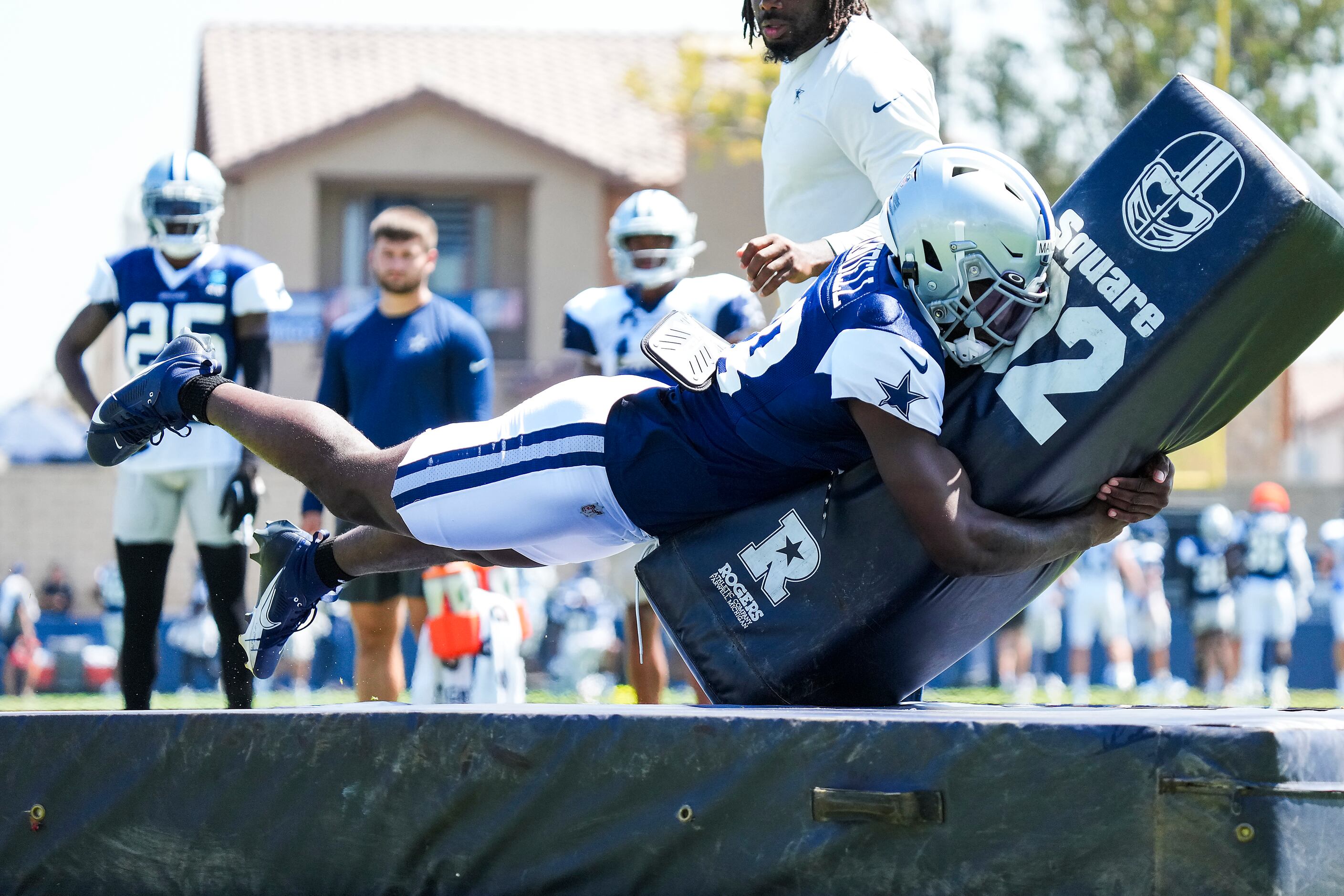 PHOTOS: Dallas Cowboys Training Camp In Oxnard Photos - Bally Sports