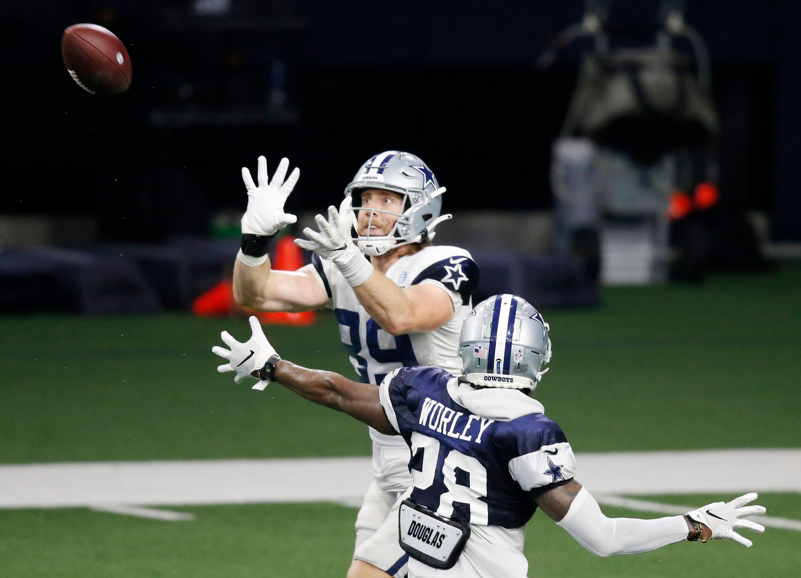 Dallas Cowboys tight end Blake Jarwin (89) prepares to catch a pass in front of Dallas...