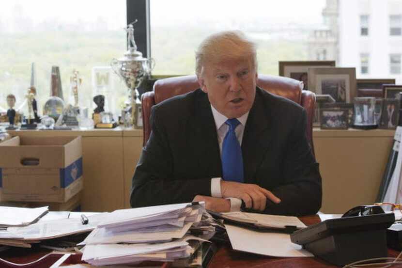 Donald Trump en su oficina en Nueva York. (AP/MARY ALTAFFER)
