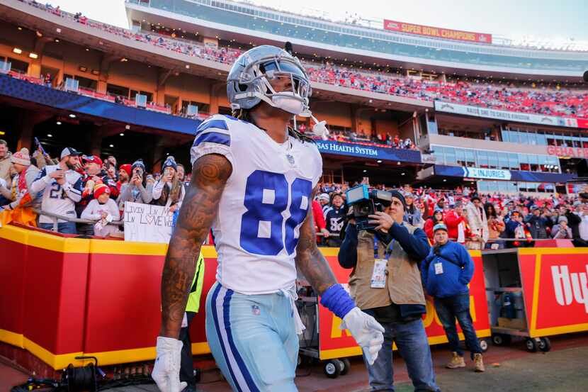 Dallas Cowboys wide receiver CeeDee Lamb (88) takes the field before an NFL football game...