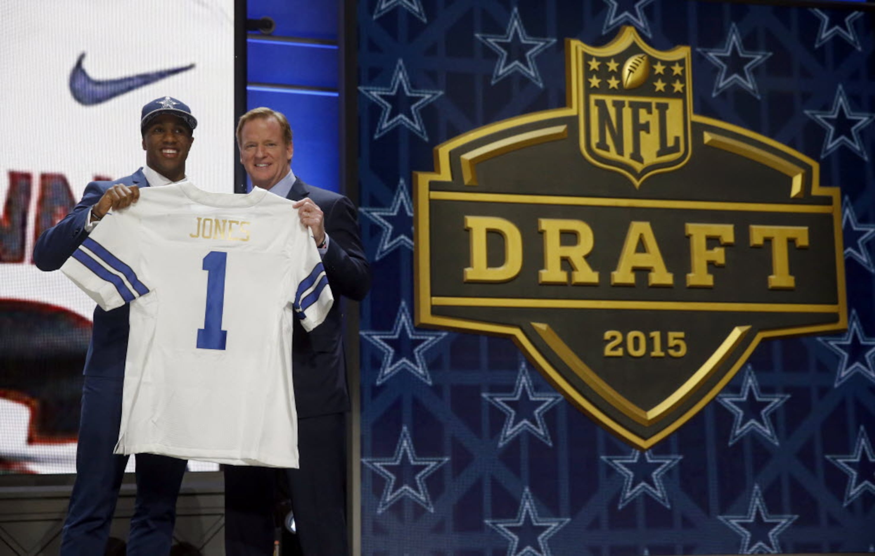 Will hometown spotlight force Jerry Jones' hand on draft day?