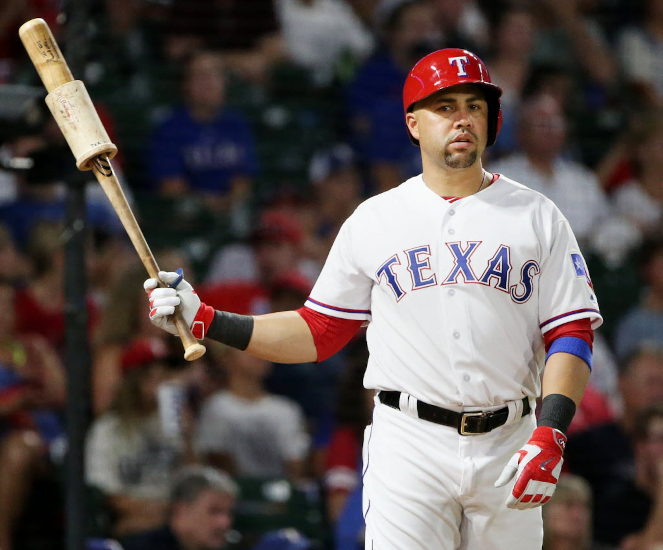 Report: Astros 'hot' for Carlos Beltran, but DH remains on Rangers' radar