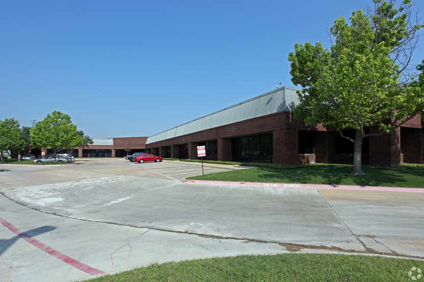 P3 Partners LLC purchased a 27,675 square-foot office and industrial building in Plano.