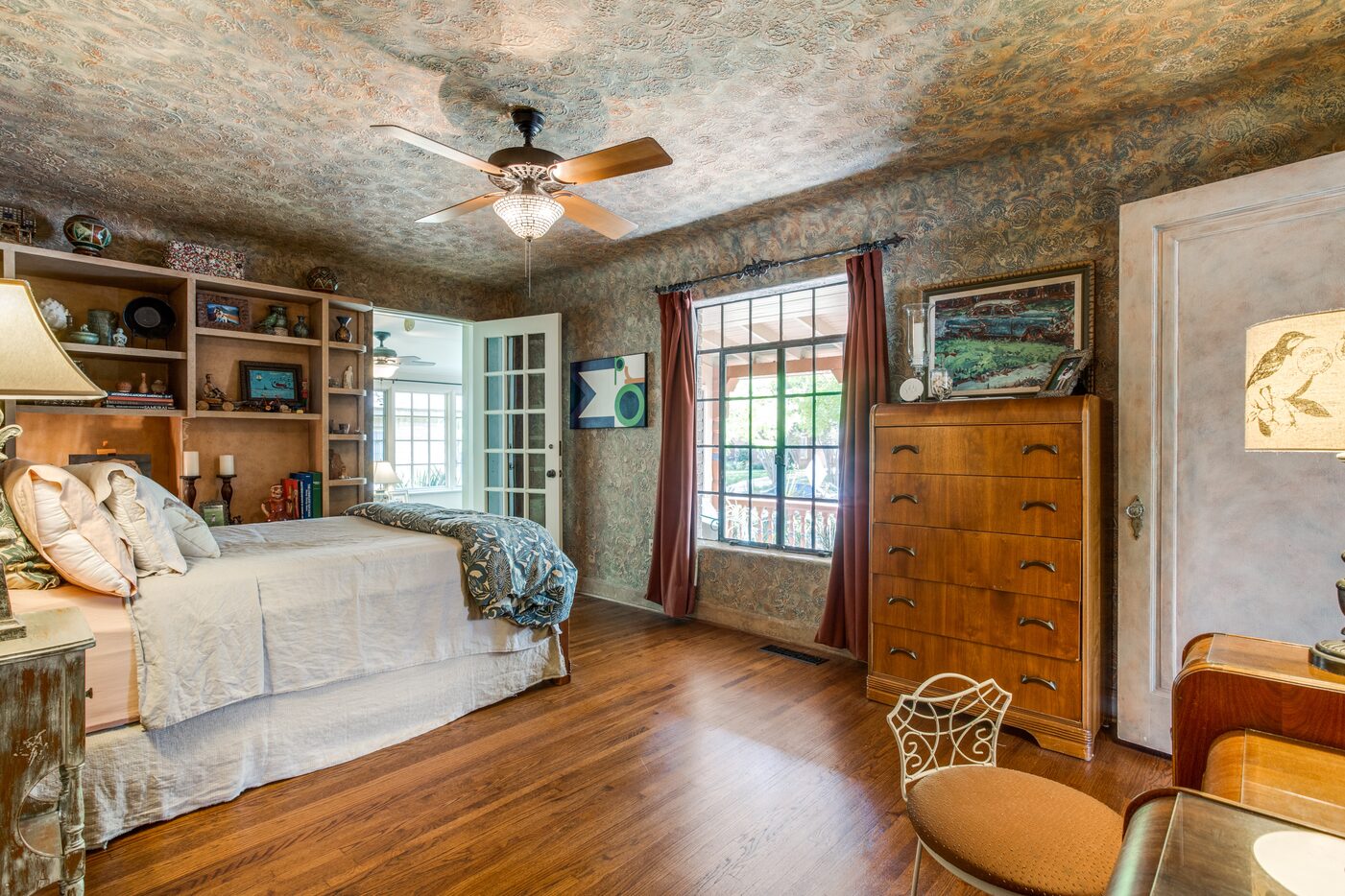 Take a look at this historic Hollywood Heights home at 802 Clermont Ave. in Dallas.