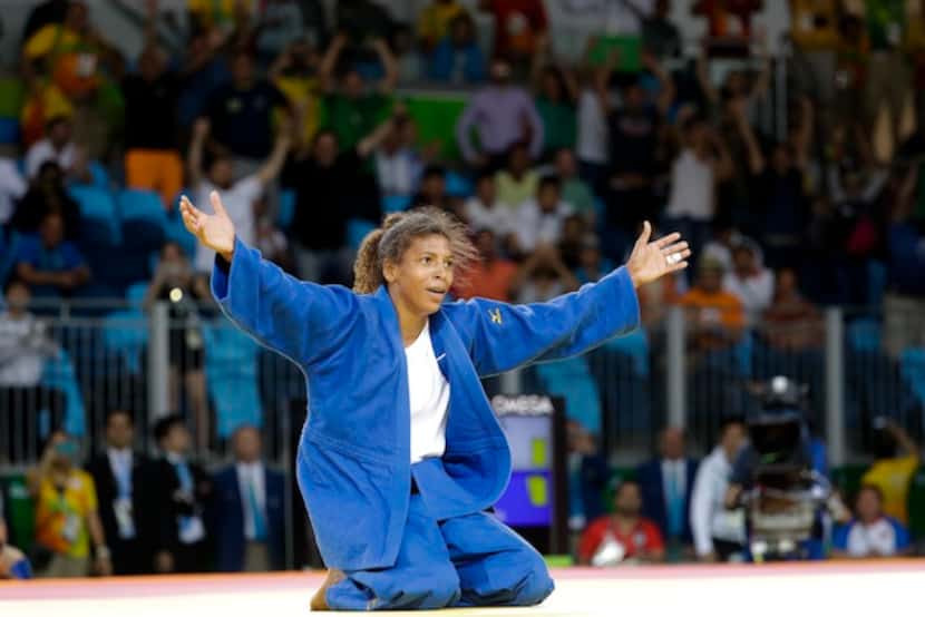 Rafaela Silva, quien creció en la favela Ciudad de Dios, ganó la primera medalla de oro para...
