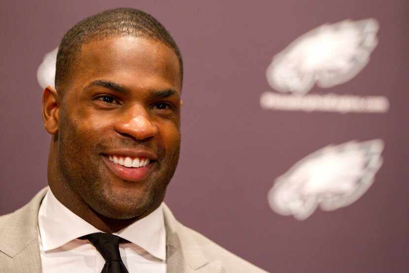 DeMarco Murray smiles during a press conference in Philadelphia.