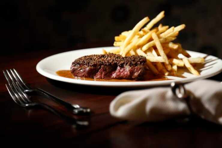 Oh my, steak frites can be sexy. Here's where to eat steak frites in Dallas and Fort Worth...