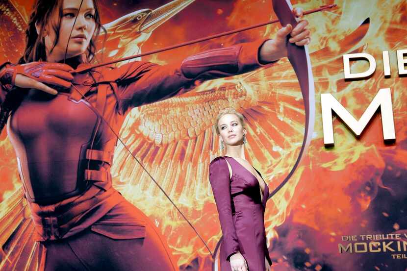 Jennifer Lawrence posa durante la premier mundial de la cinta   “The Hunger Games:...