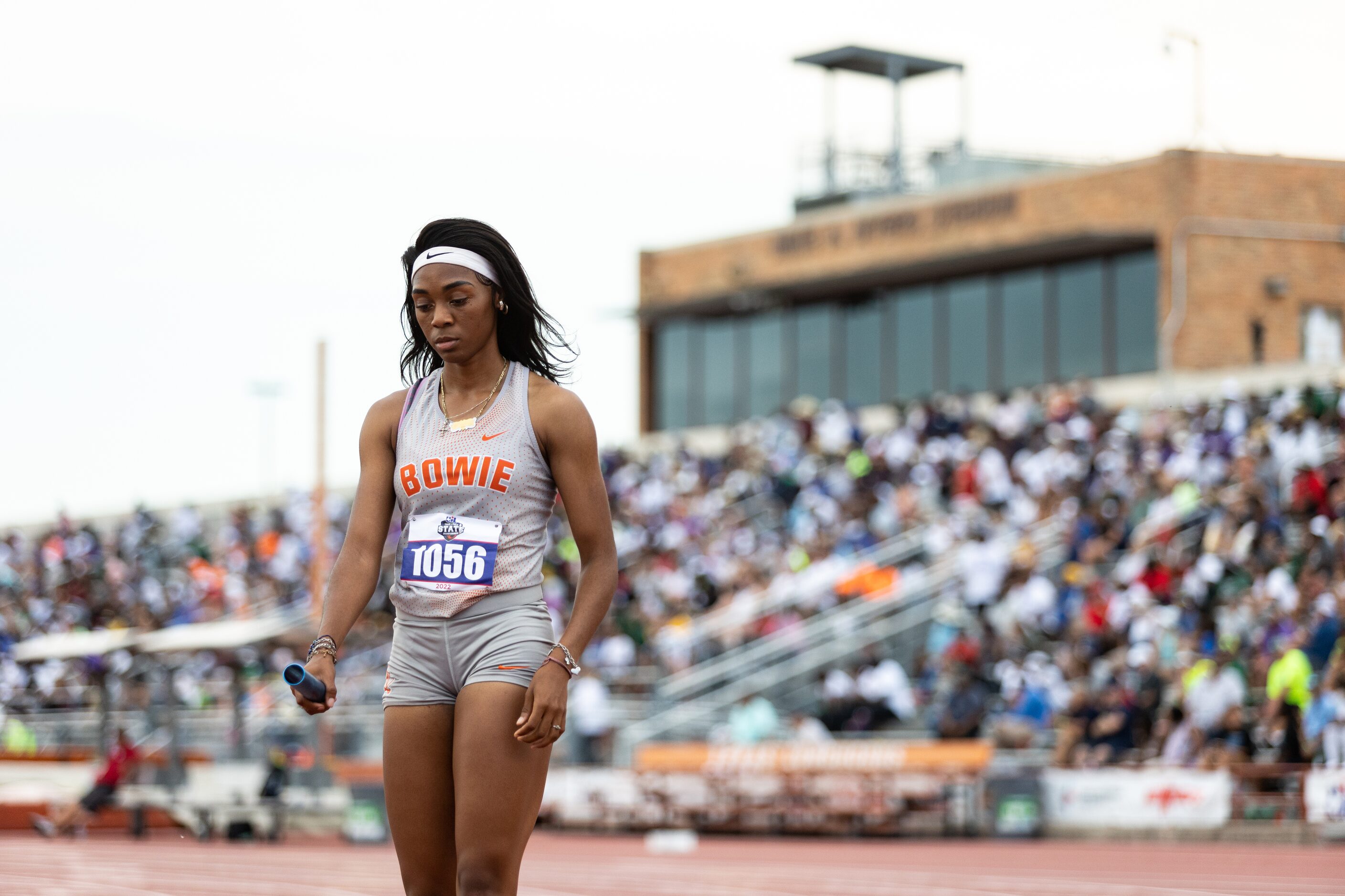 Janet Nkwoparah of Arlington Bowie prepares to race in the girls’ 4x200-meter relay at the...