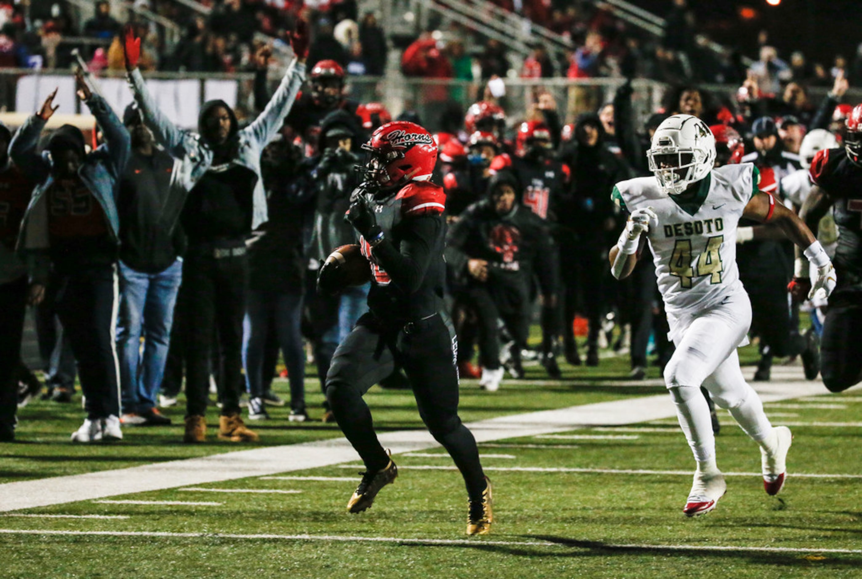 Cedar Hill running back Corrie Allen (10) scores past DeSoto linebacker DeMarcus Jackson...