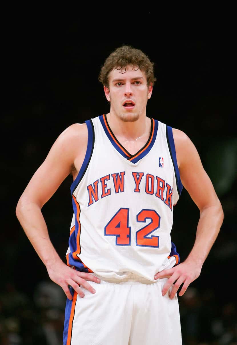 NEW YORK - NOVEMBER 6:  David Lee #42 of the New York Knicks stands on the court during the...