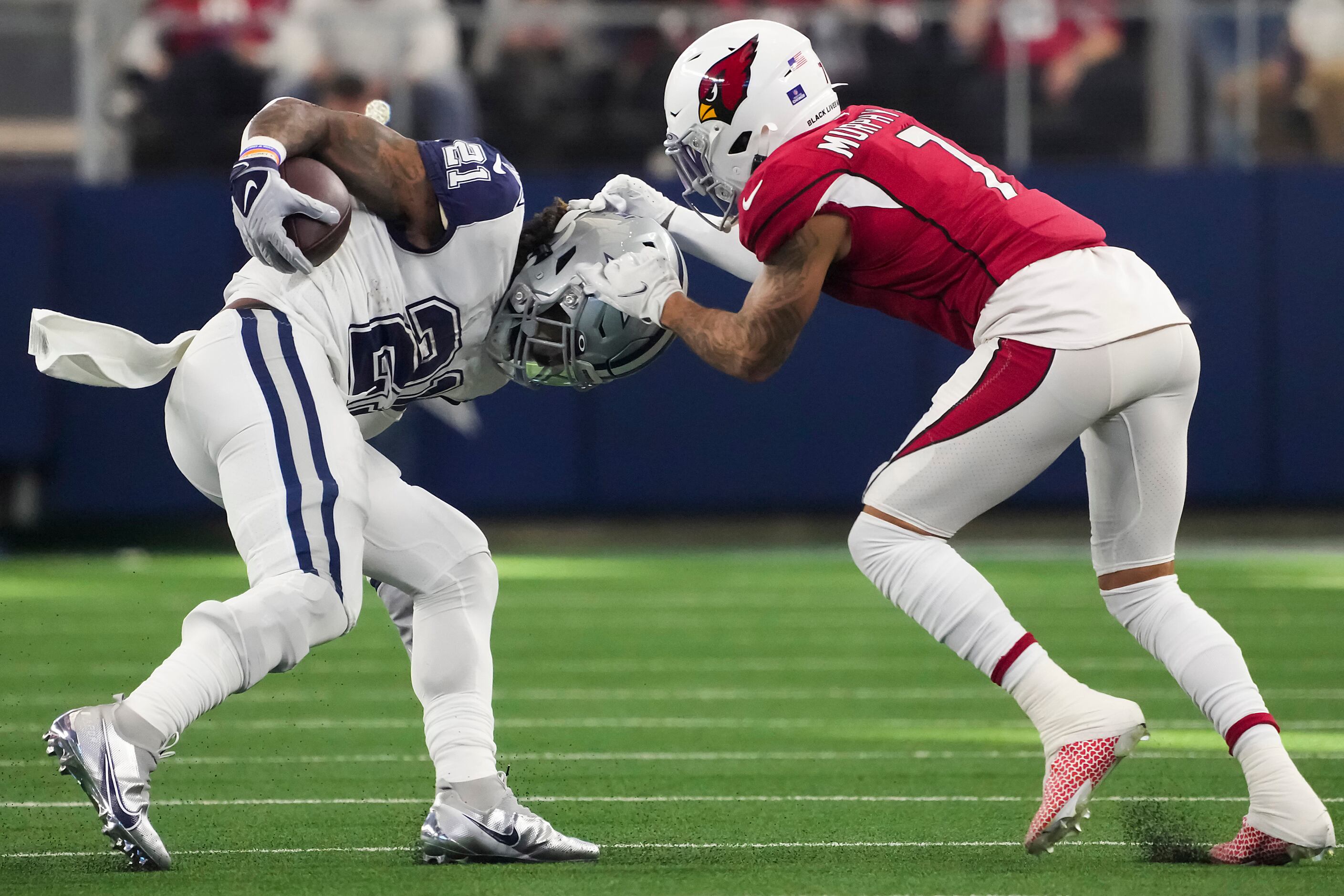 ARLINGTON, TX - JANUARY 02: Dallas Cowboys Wide Receiver Cedrick Wilson (1)  makes a touchdown catch during the game between the Dallas Cowboys and  Arizona Cardinals on January 2, 2022 at AT&T