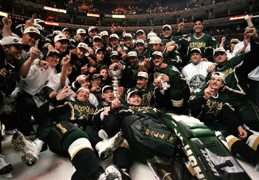 19 Jun 1999: The Dallas Stars pose for a team photo with the Stanely Cup trophy as they...