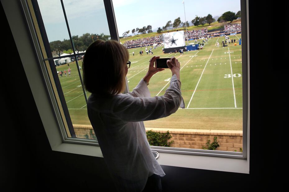 Flashback: Cowboys training camp means backyard football for new