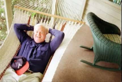  Pat Conroy relaxes on Fripp Island, S.C. (File 2000/The State)