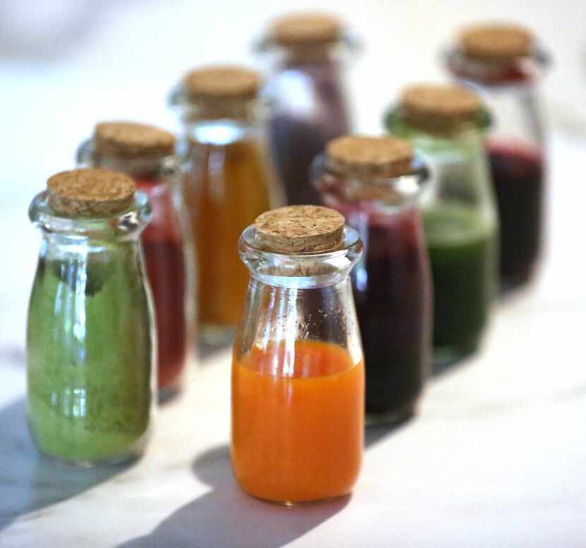 Natural food dyes can come in powder or liquid form. 