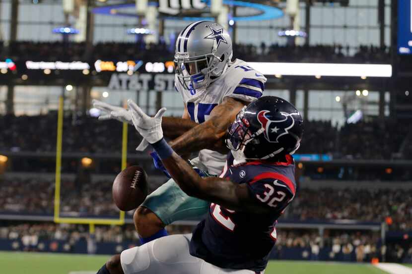 Devin Smith (15) hizo un buen trabajo en el partido de Dallas Cowboys contra Texans en...