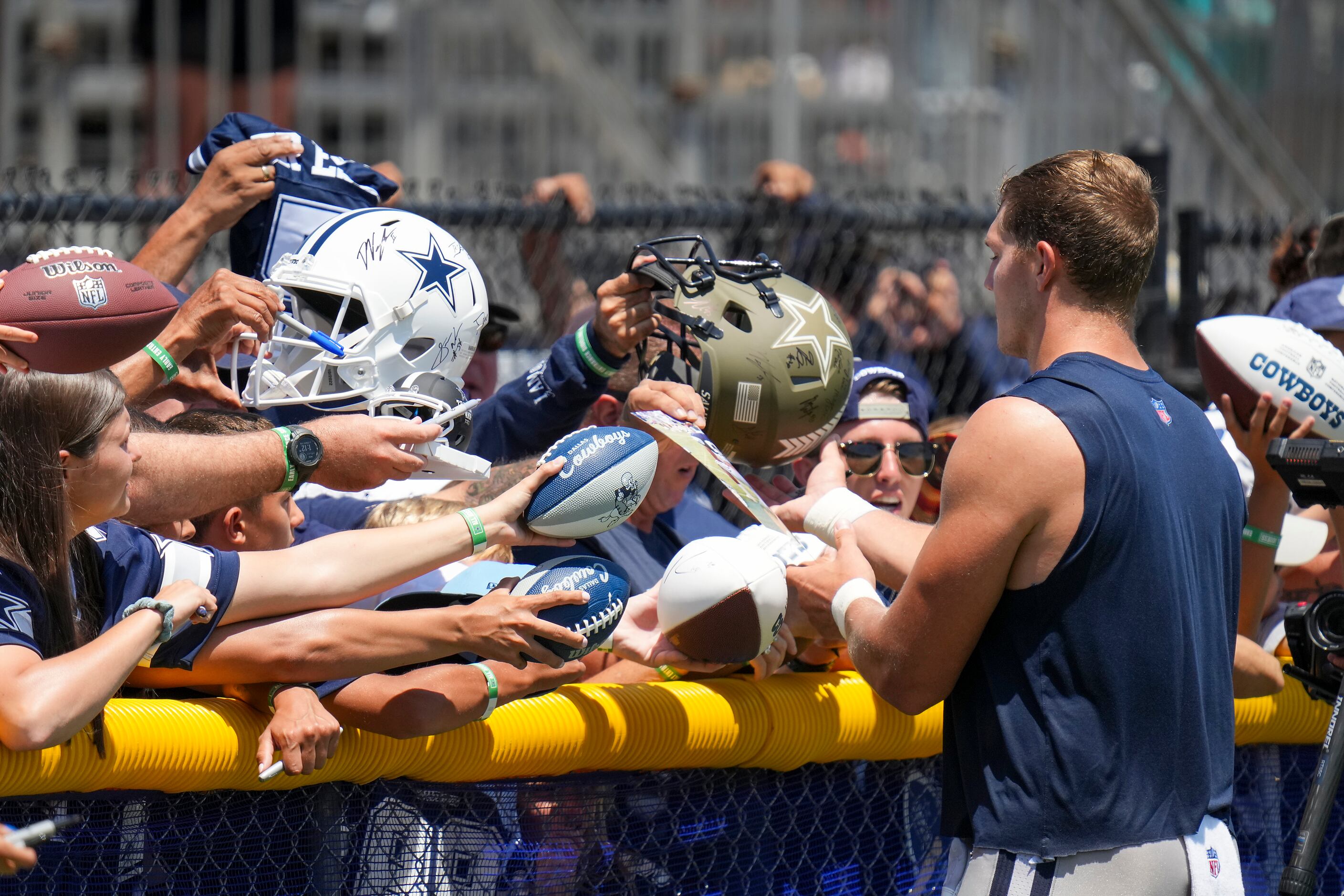 Fans watch during the Dallas Cowboys NFL football training camp Wednesday,  July 26, 2023, in Oxnard, Calif. (AP Photo/Mark J. Terrill Stock Photo -  Alamy