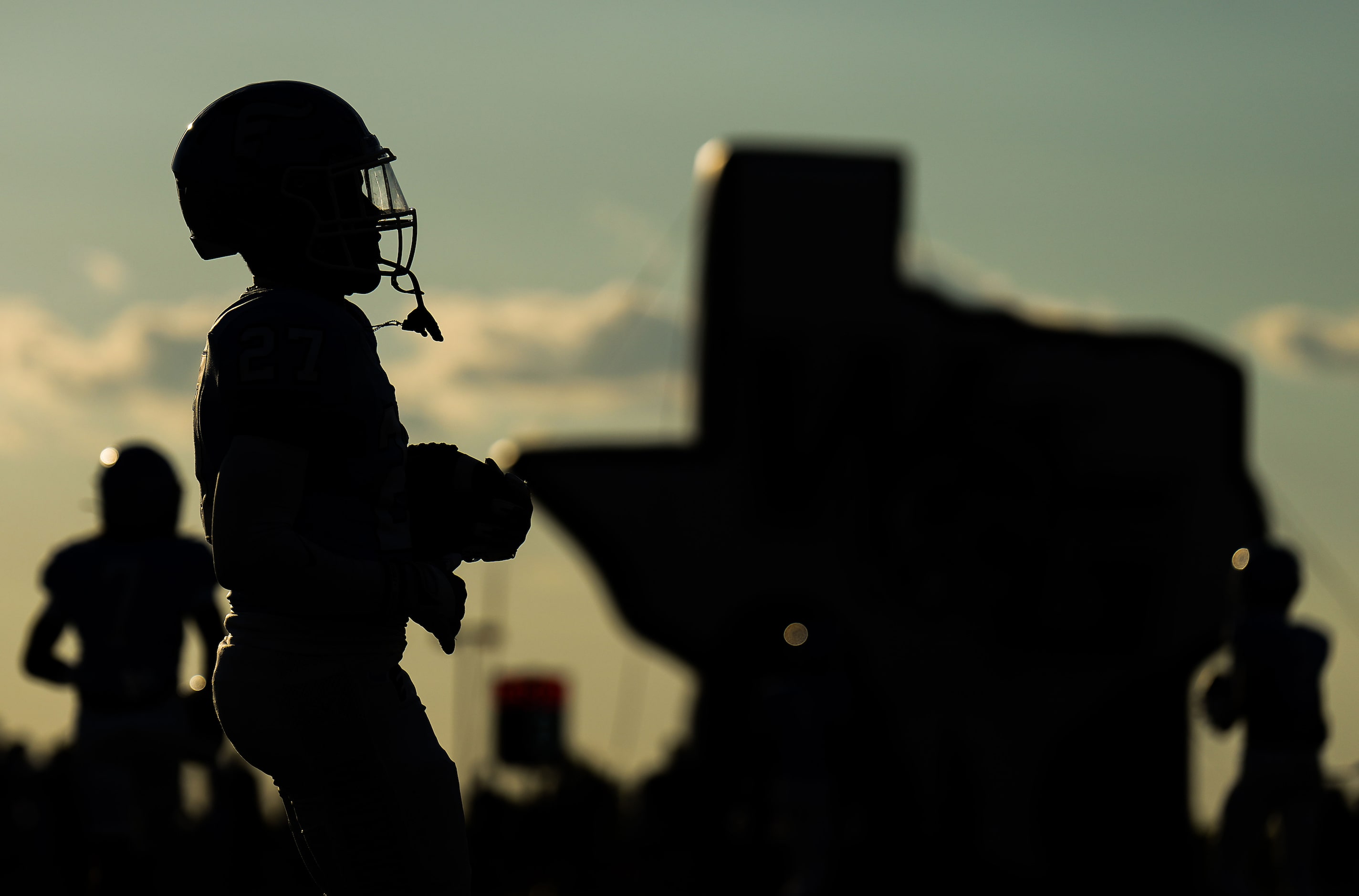 Frisco Emerson running back Izzy Speare warms up before a District 4-5A Division II high...